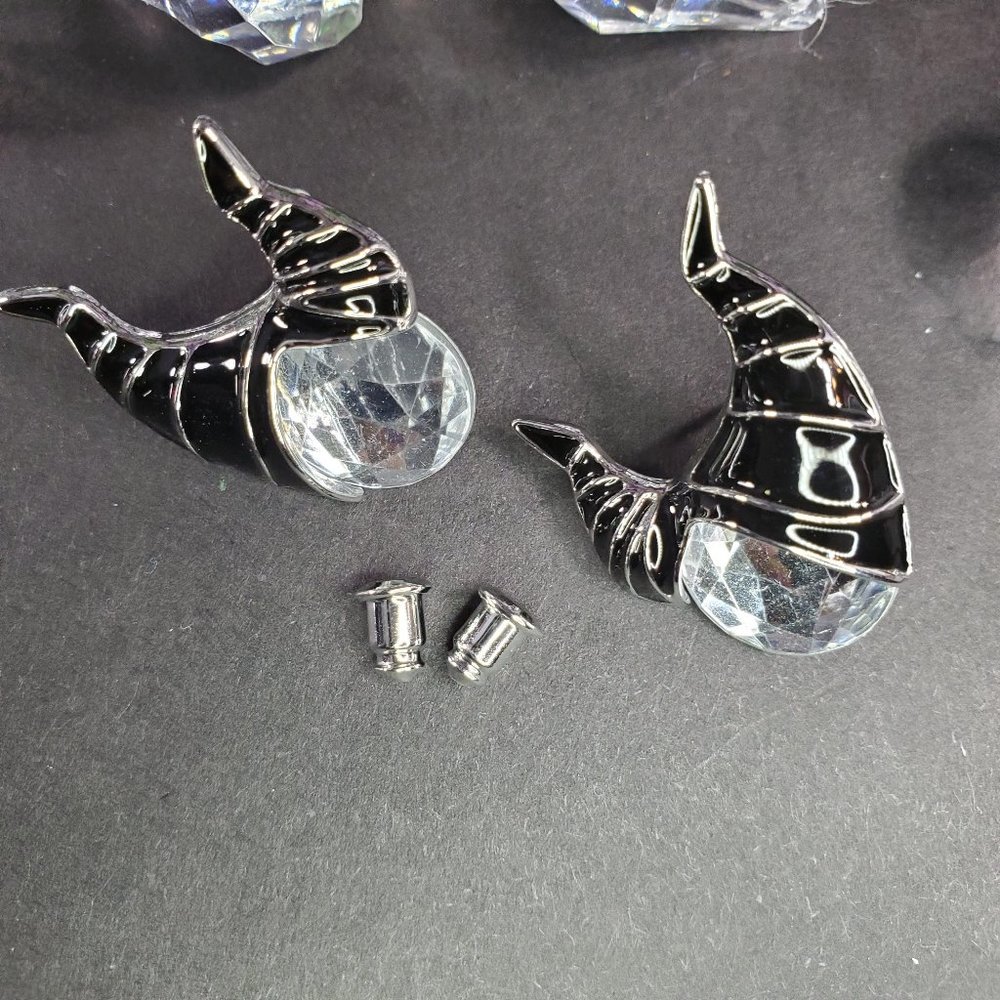 Villain Maleficent Horns Enamel Stud Earrings - Picture 6 of 8